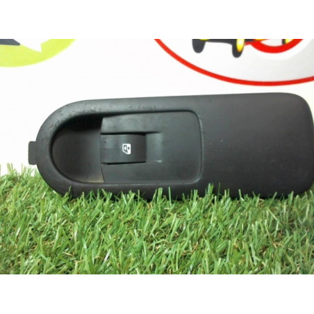 Interrupteur de leve vitre avant droit RENAULT SCENIC II PHASE 2 d’occasion