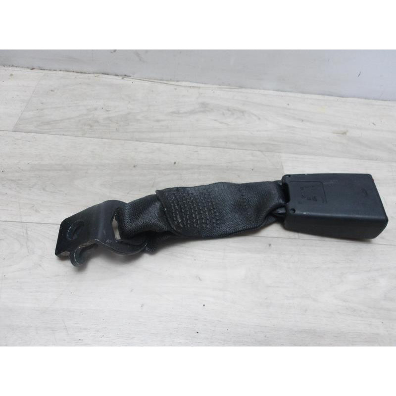 Attache ceinture arriere centrale BMW X3 E83 PHASE 1 d’occasion