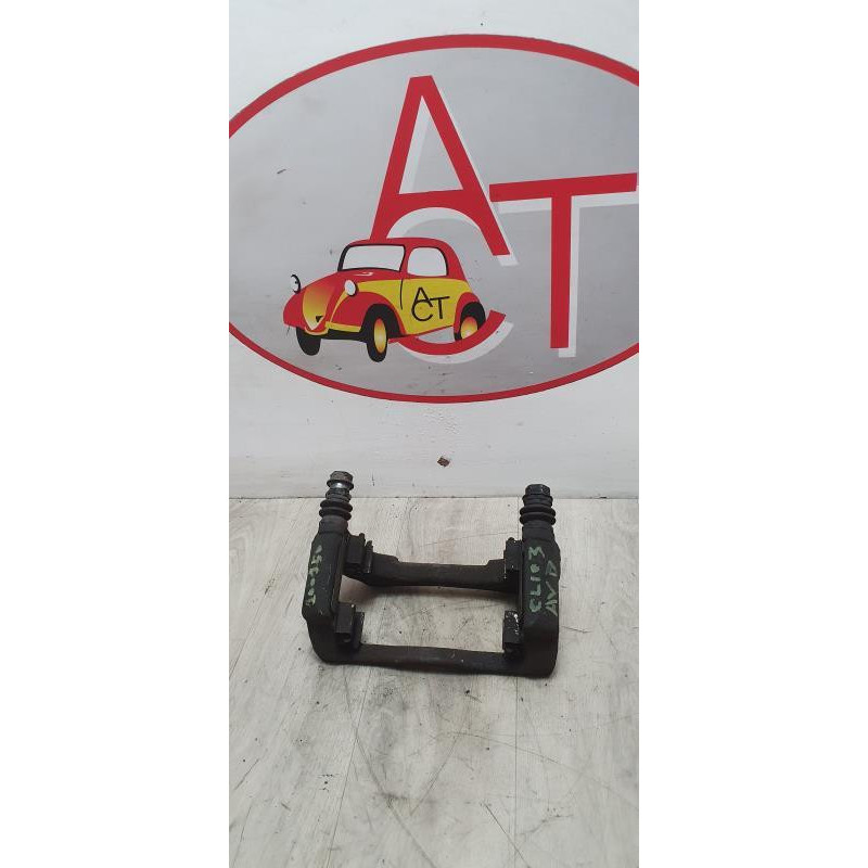 Support etrier frein (chape) avant droit RENAULT CLIO 3 PHASE 2 BREAK d’occasion