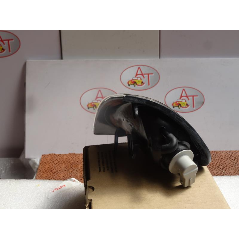 Optique avant secondaire droit (feux)(clignotant) TOYOTA  d’occasion