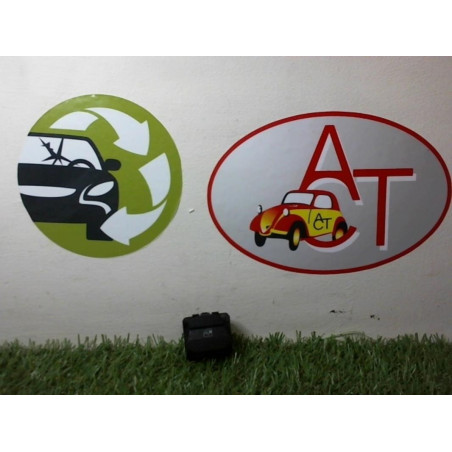 Interrupteur de leve vitre avant droit VOLKSWAGEN GOLF III d’occasion