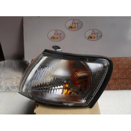 Optique avant secondaire gauche (feux)(clignotant) TOYOTA  d’occasion