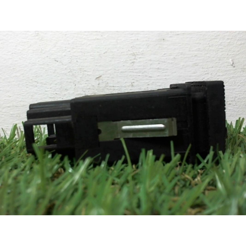 Commande degivrage lunette arriere VOLKSWAGEN GOLF III d’occasion