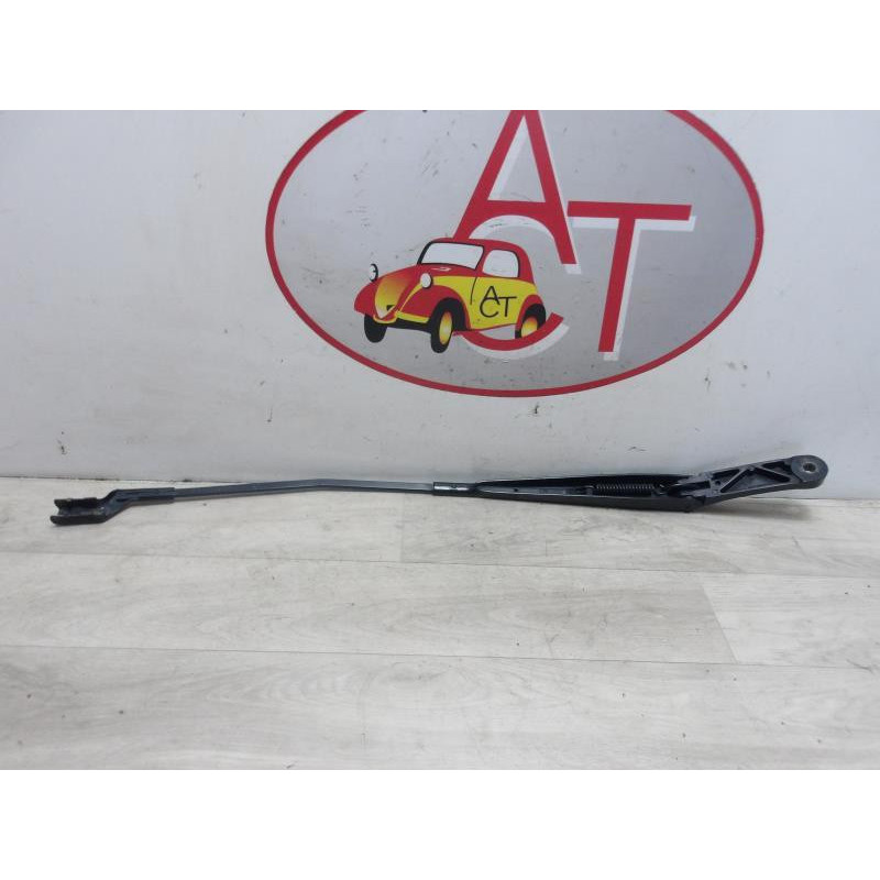 Bras essuie glace avant droit VOLKSWAGEN POLO 5 PHASE 1 d’occasion