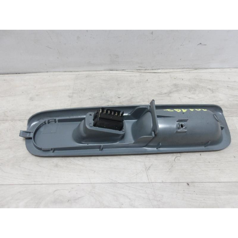 Interrupteur de leve vitre avant droit RENAULT TWINGO 1 PHASE 3 d’occasion