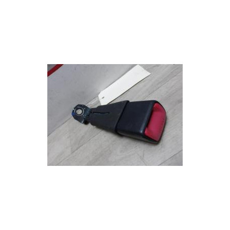 Attache ceinture arriere droit SUZUKI SWIFT 4 d’occasion