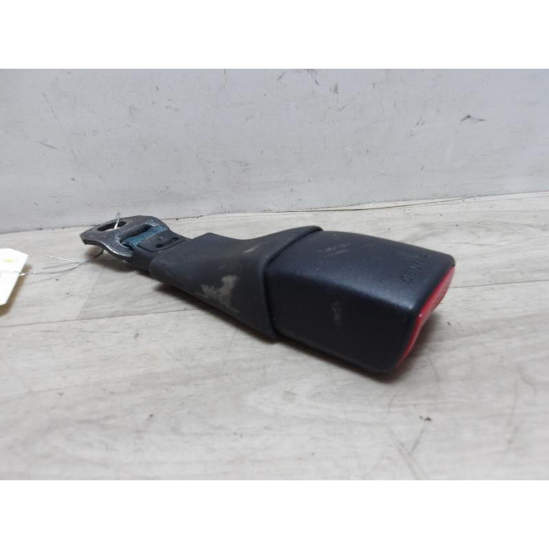 Attache ceinture arriere centrale SUZUKI SWIFT 4 d’occasion