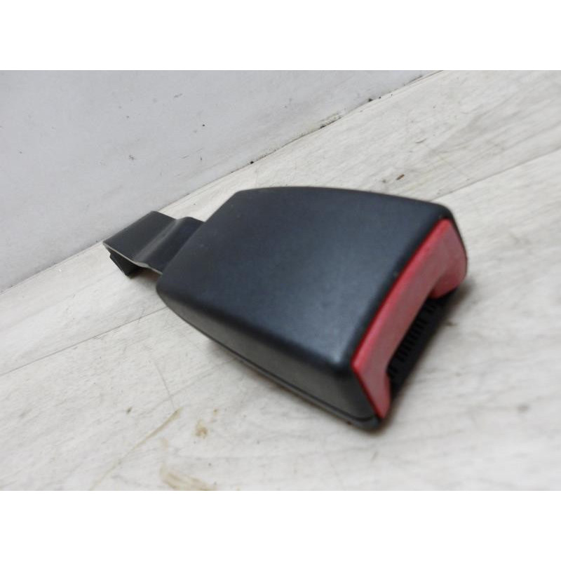 Attache ceinture avant droit VOLKSWAGEN FOX d’occasion