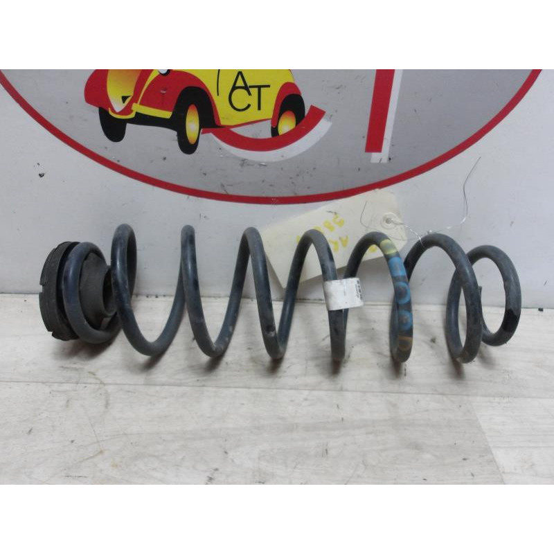 Ressort de suspension arriere gauche VOLKSWAGEN FOX d’occasion