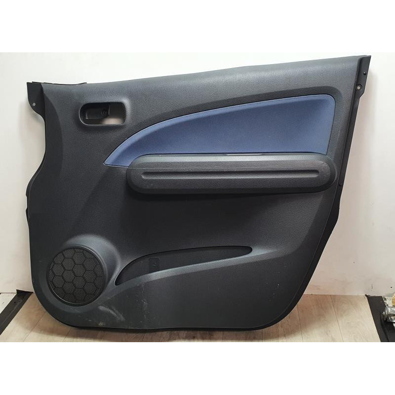 Panneau de porte avant droit SUZUKI SPLASH d’occasion