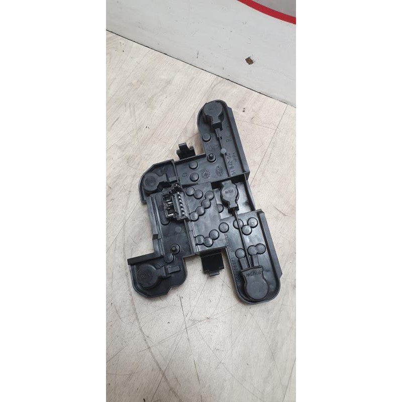 Platine feu arriere droit RENAULT MEGANE 1 PHASE 2 d’occasion