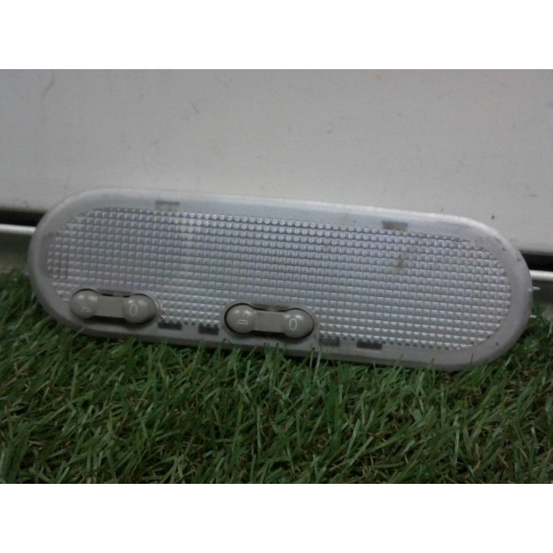 Eclairage de plafonnier RENAULT CLIO III PHASE 1 d’occasion
