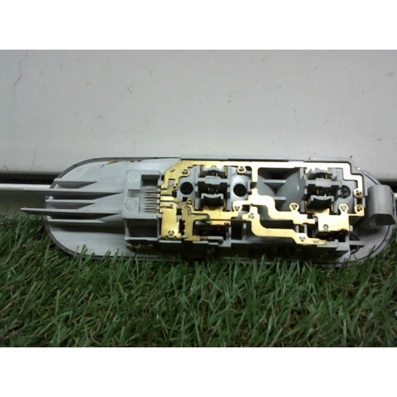 Eclairage de plafonnier RENAULT CLIO III PHASE 1 d’occasion