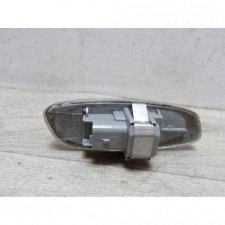 Repetiteur clignotant avant gauche (Feux) PEUGEOT 207 PHASE 1 d’occasion