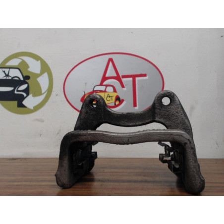 Support etrier frein (chape) arriere gauche MERCEDES CLASSE GLA (X156) d’occasion