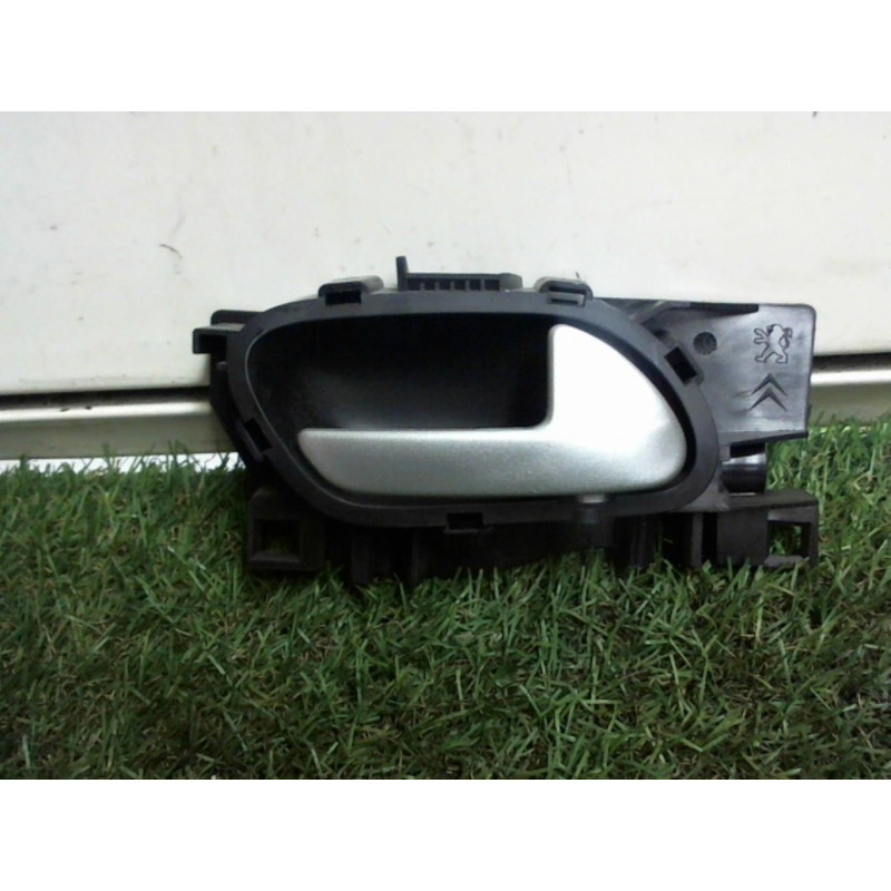 Poignee interieur arriere droit PEUGEOT 207 1.6 HDI d’occasion