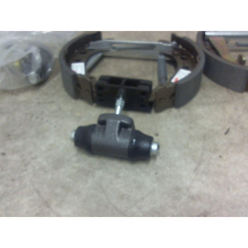 Kit de freins arriere VOLKSWAGEN  d’occasion