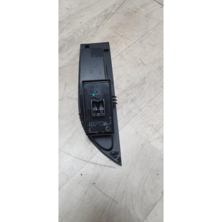 Interrupteur de leve vitre arriere droit OPEL ASTRA J PHASE 1 d’occasion