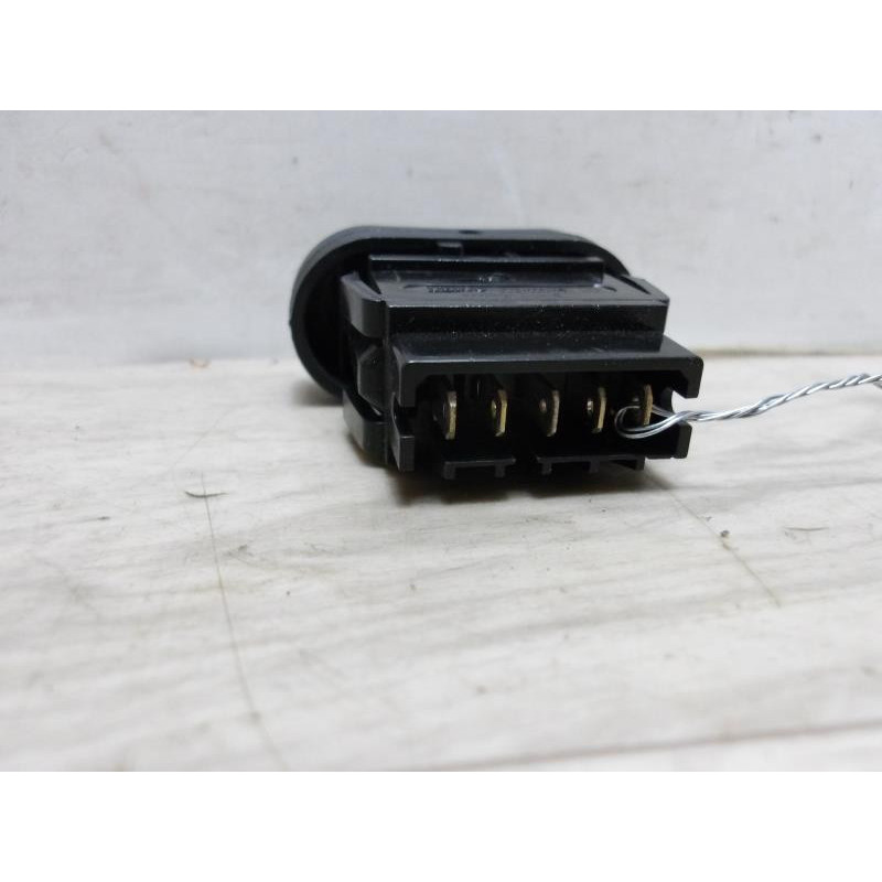 Interrupteur de leve vitre DACIA DUSTER 1 PHASE 1 d’occasion