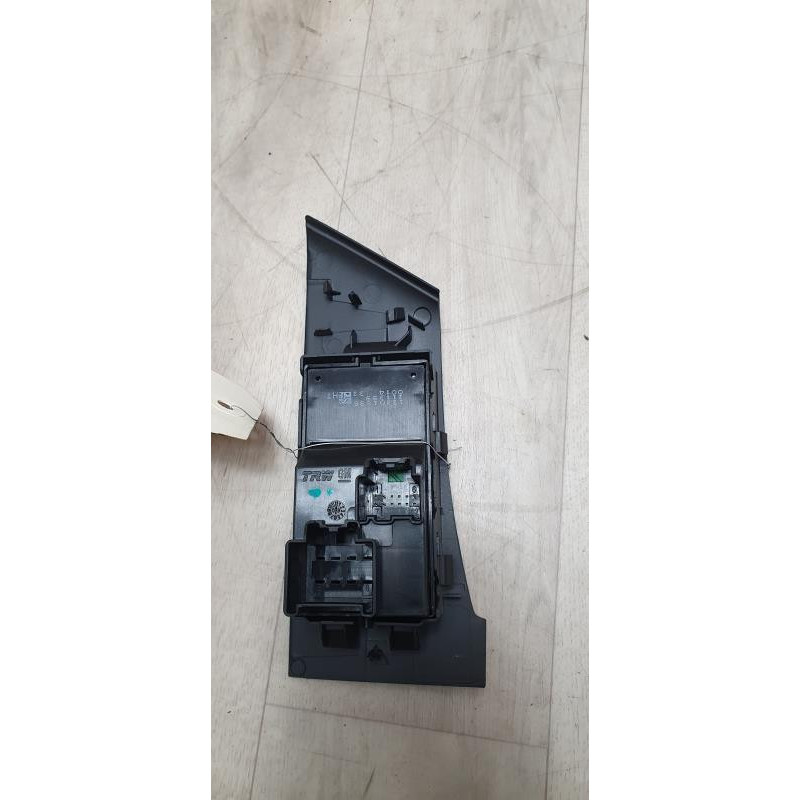 Interrupteur de leve vitre avant droit OPEL ASTRA J PHASE 1 d’occasion