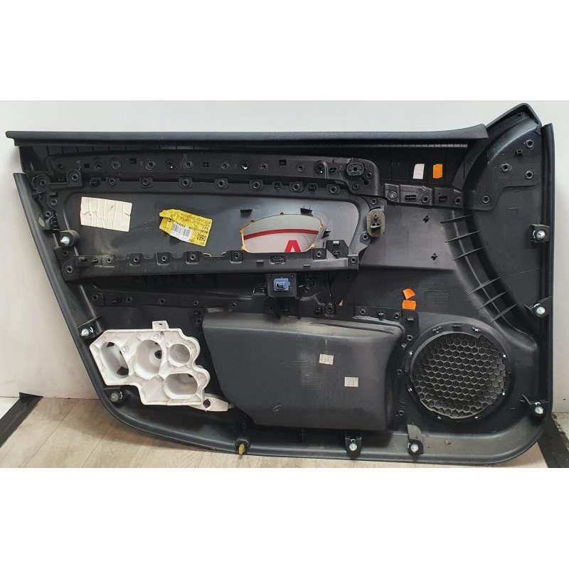 Panneau de porte avant droit RENAULT LAGUNA 3 PHASE 1 d’occasion