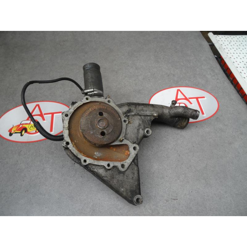 Pompe à eau MERCEDES 230 d’occasion