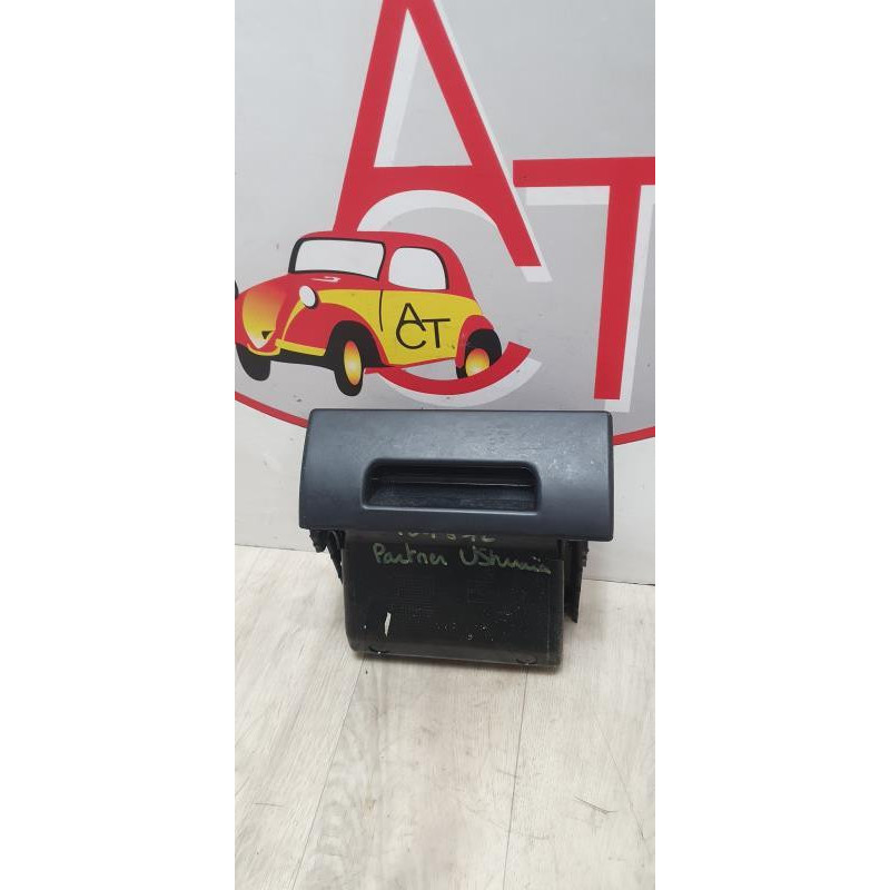 Cendrier PEUGEOT PARTNER 1 PHASE 1 d’occasion