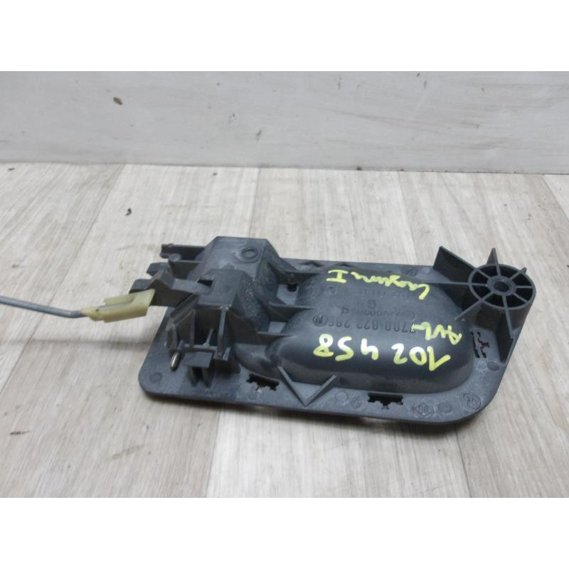Poignee interieur avant gauche RENAULT LAGUNA 1 PHASE 2 d’occasion