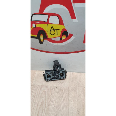 Platine feu arriere gauche NISSAN  d’occasion