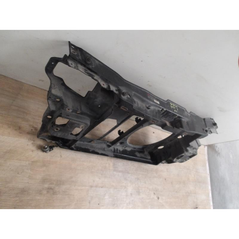 Armature avant, Masque avant VOLKSWAGEN POLO 3 PHASE 1 d’occasion
