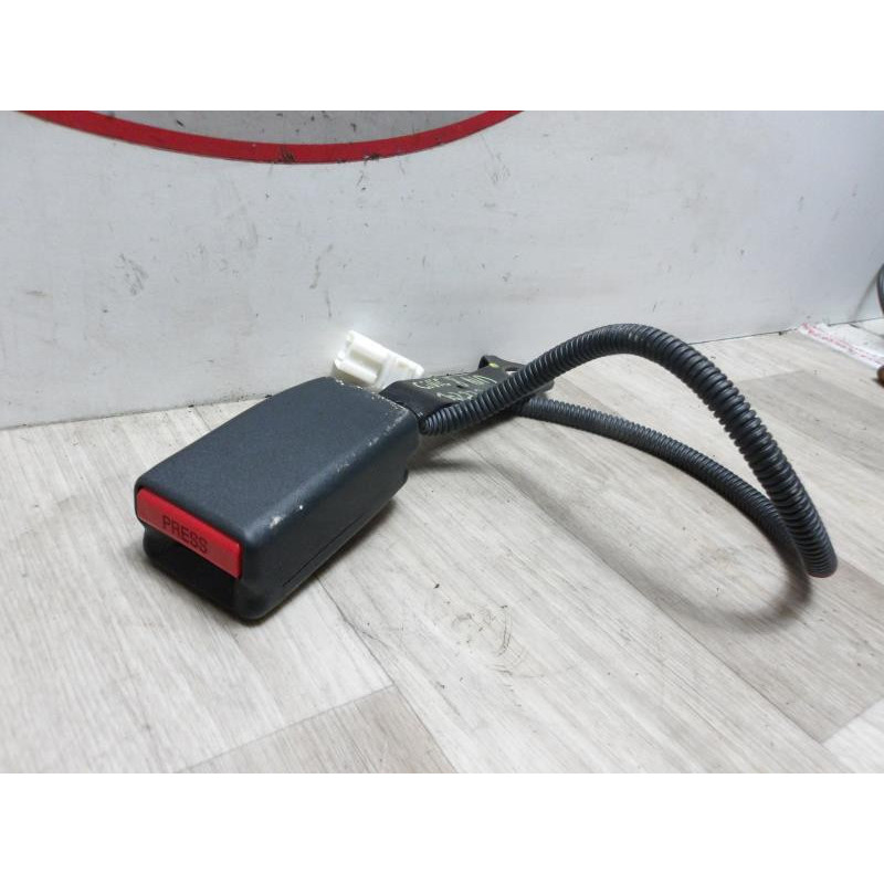 Attache ceinture avant droit HONDA CIVIC 8 PHASE 2 d’occasion