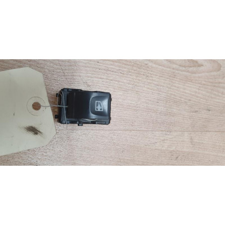 Interrupteur de leve vitre avant droit CITROEN BERLINGO 1 PHASE 2 d’occasion