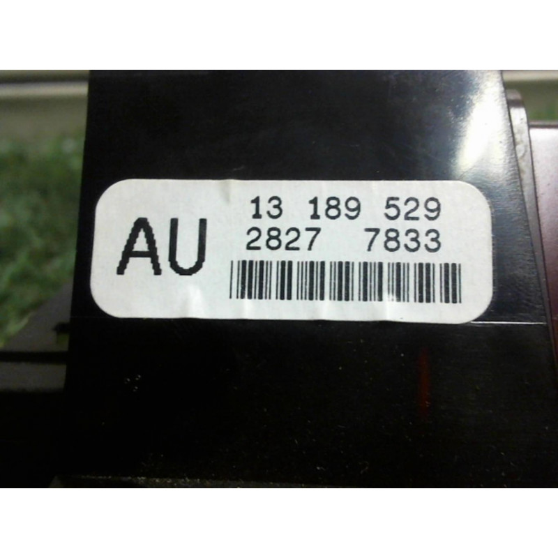 Bouton de warning OPEL CORSA (D) PHASE 1 d’occasion