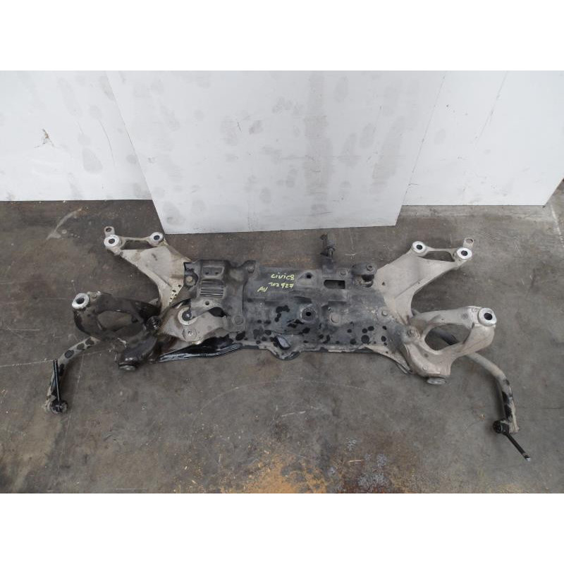Berceau avant HONDA CIVIC 8 PHASE 2 d’occasion