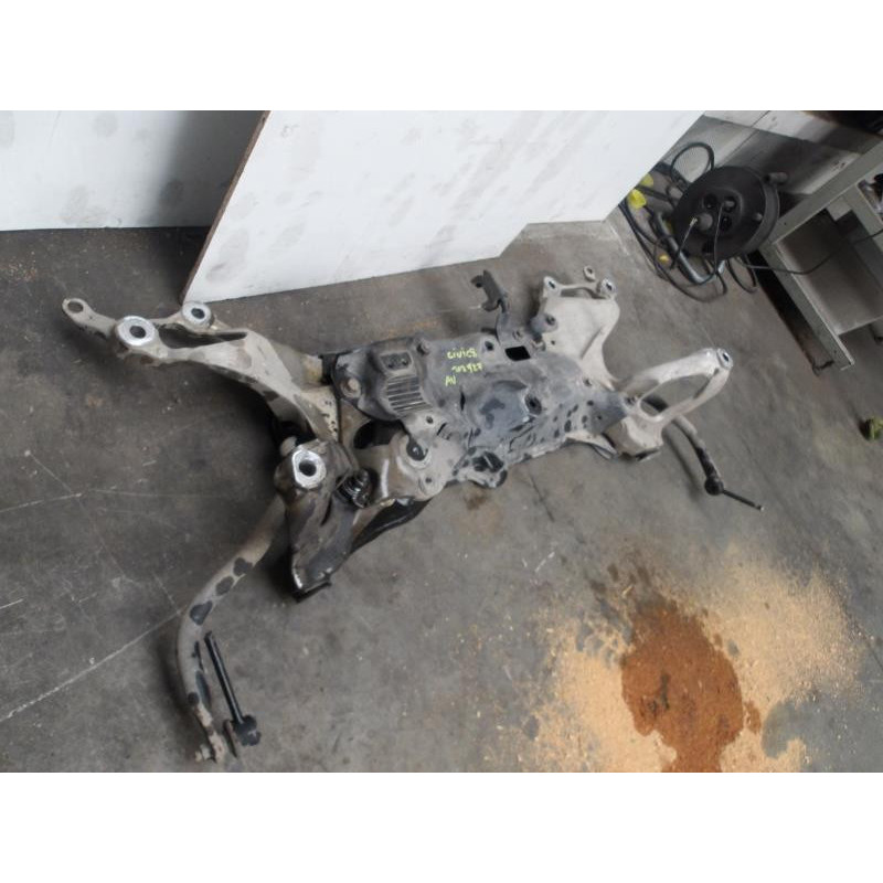 Berceau avant HONDA CIVIC 8 PHASE 2 d’occasion