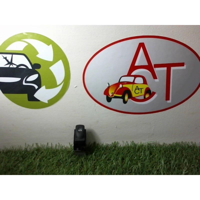 Interrupteur de leve vitre RENAULT  d’occasion