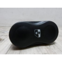 Interrupteur de leve vitre DACIA SANDERO 1 d’occasion