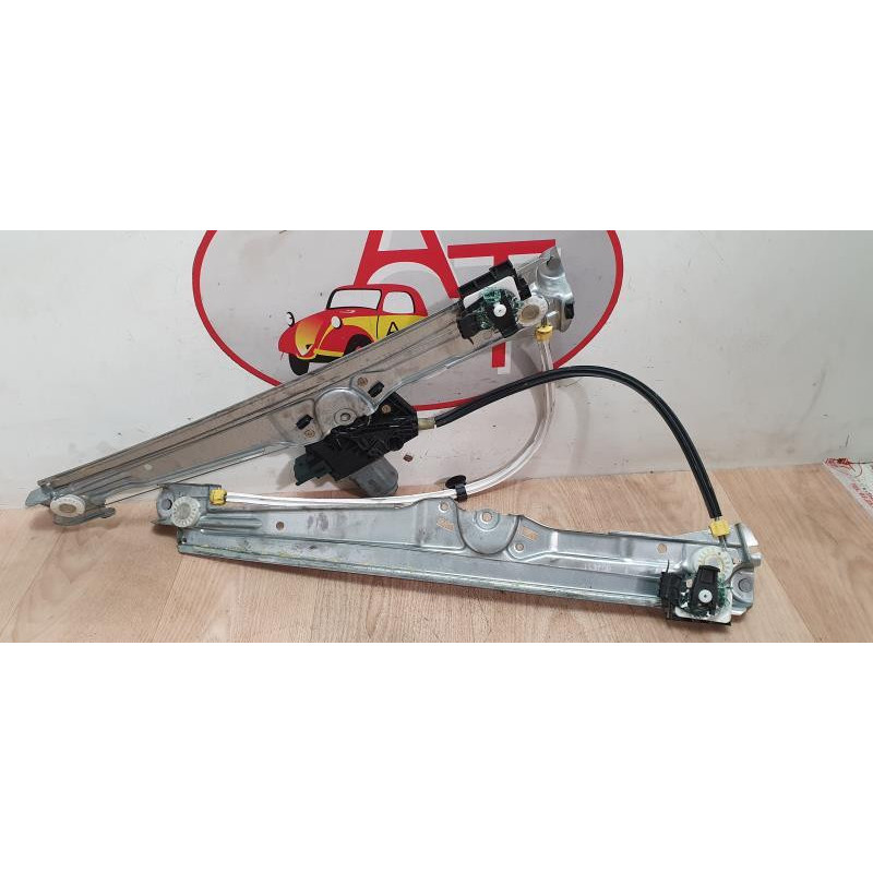 Moteur leve vitre avant gauche RENAULT SCENIC 4 d’occasion