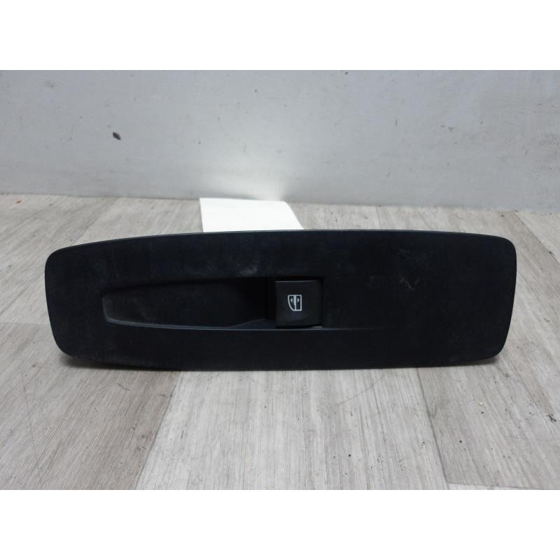 Interrupteur de leve vitre avant droit RENAULT SCENIC 4 d’occasion