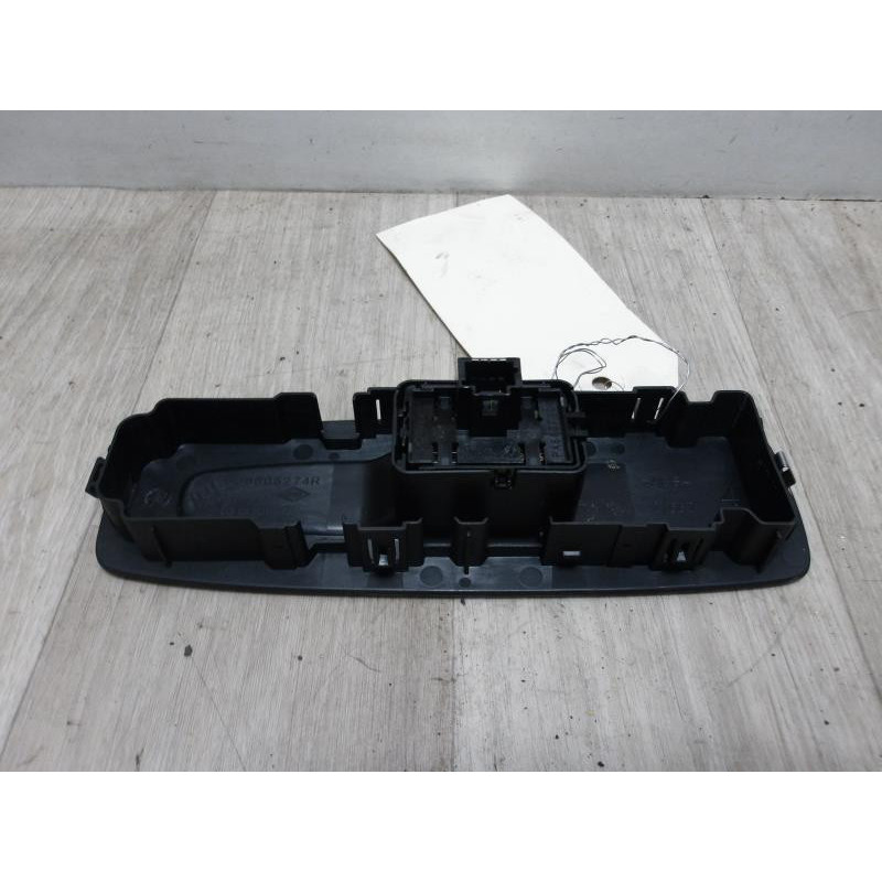 Interrupteur de leve vitre arriere droit RENAULT SCENIC 4 d’occasion