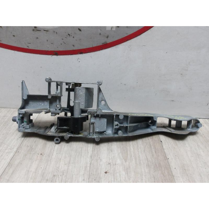Support poignee porte avant gauche PEUGEOT 207 PHASE 1 CABRIOLET d’occasion