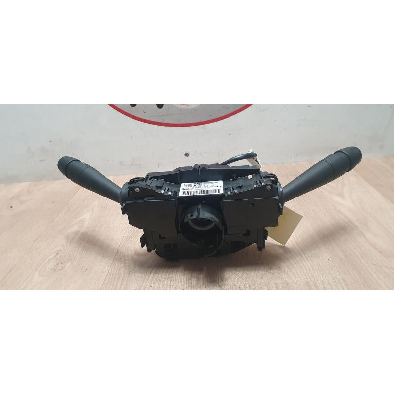 Com (Bloc Contacteur Tournant+Commodo Essuie Glace+Commodo Phare) CITROEN C4 2 PHASE 1 d’occasion