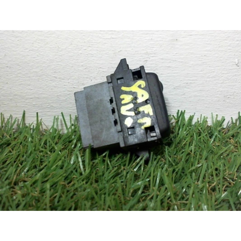 Bouton/Interrupteur RENAULT SAFRANE PHASE 2 d’occasion