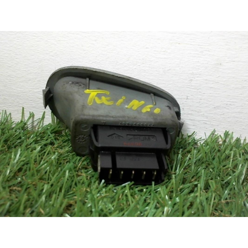 Interrupteur de leve vitre avant droit RENAULT TWINGO I PHASE 2 d’occasion