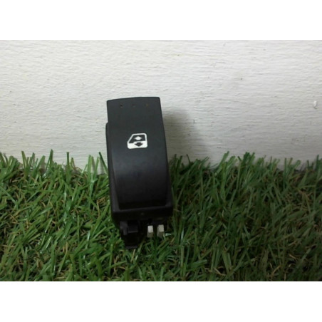 Interrupteur de leve vitre arriere gauche RENAULT LAGUNA II PHASE 1 d’occasion