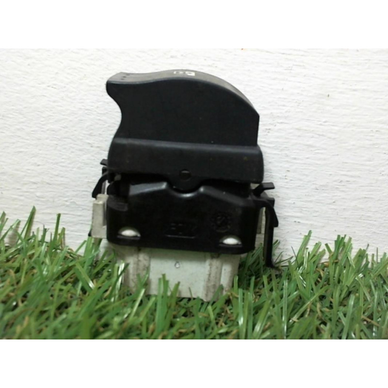 Interrupteur de leve vitre arriere gauche RENAULT LAGUNA II PHASE 1 d’occasion