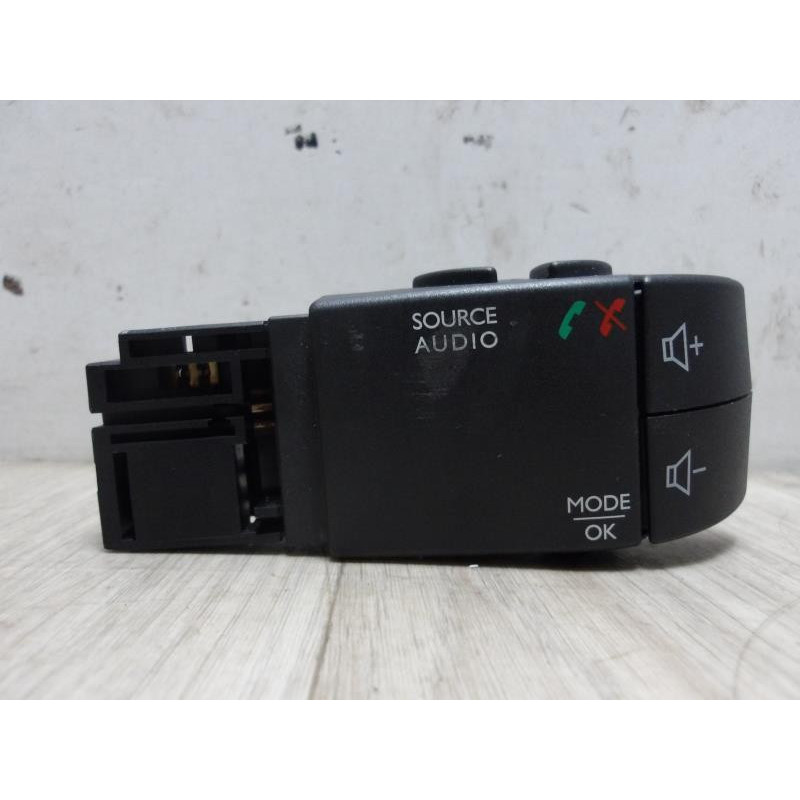 Commande autoradio RENAULT CLIO 4 PHASE 2 d’occasion