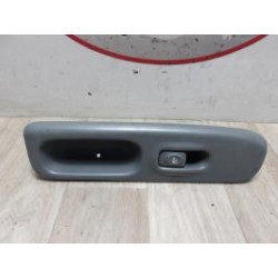Interrupteur de leve vitre avant droit RENAULT TWINGO 1 PHASE 3 d’occasion
