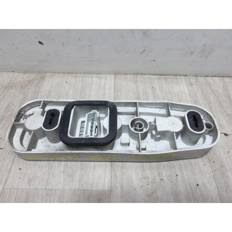 Platine feu arriere gauche RENAULT TWINGO 1 PHASE 3 d’occasion