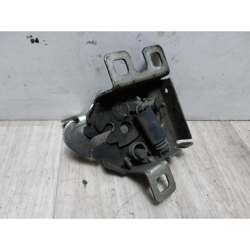 Serrure de capot PEUGEOT BIPPER d’occasion